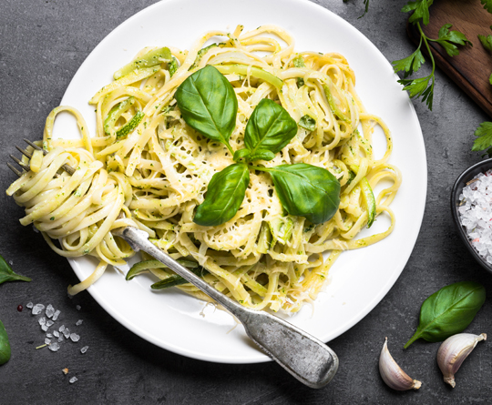 Pasta mit Zucchini, Ricotta und Basilikum - Sutterlüty