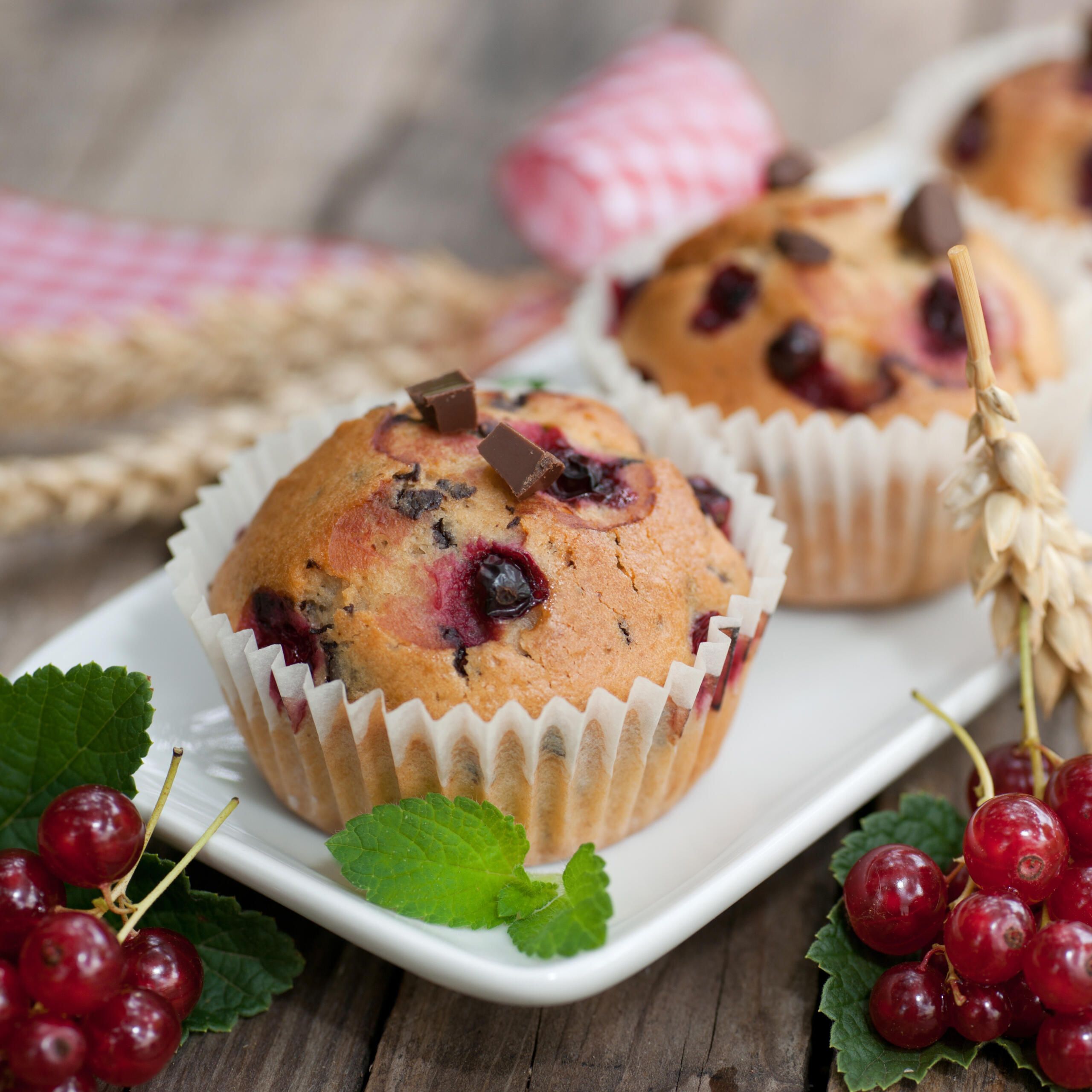 Johannisbeermuffins mit Streuseln - Sutterlüty Johannisbeermuffins mit Streuseln - Sutterlüty